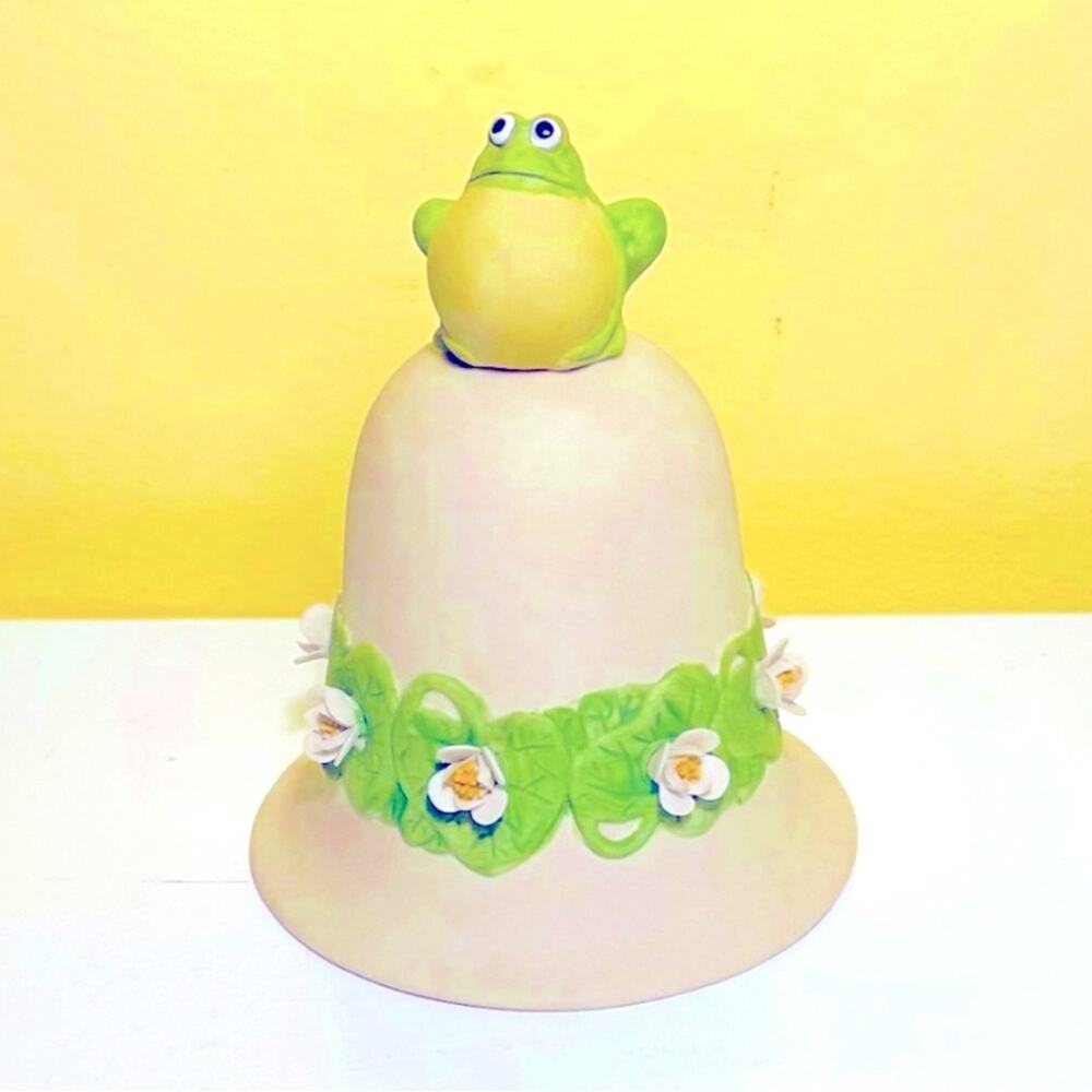 Frog Bell Ribbit Giftware Collection Porcelain Taiwan Frogs Dinner Bell - Picture 2 of 5